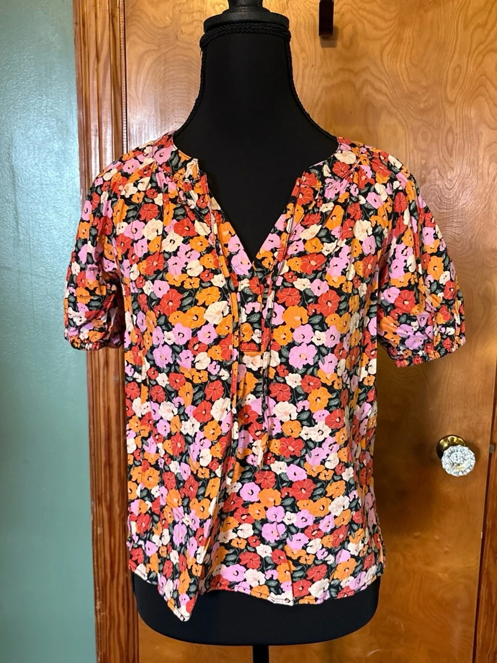 LOFT Black Floral Puff-Sleeve V-Neck Blouse